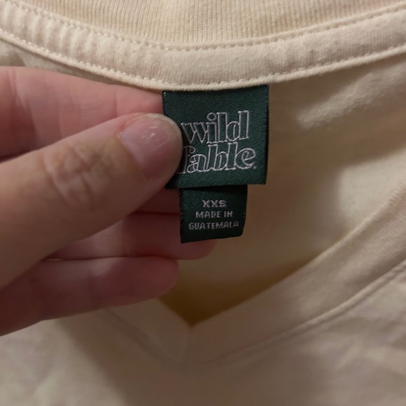 Wild and Fable cropped v-neck tee - Picture 2 of 2